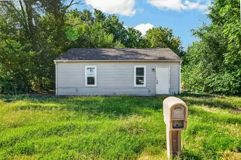 3521 E Sunview Ave, Wichita, KS 67216