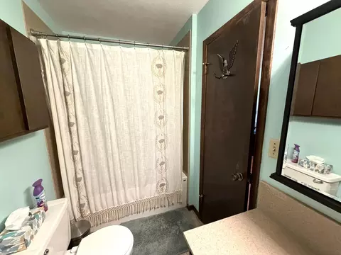 Bath - 1152 Old Hwy 40, Abilene, KS 67410 photo 1 of 3