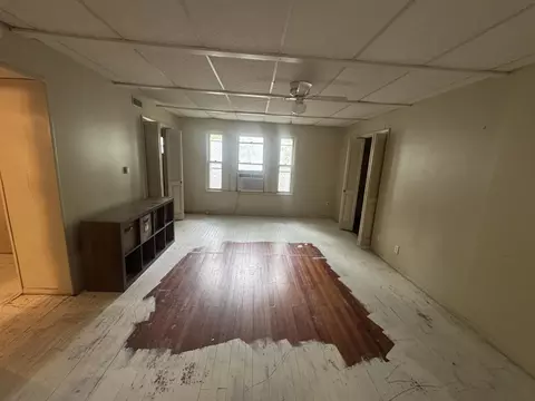 Living - 710 E 9th, Winfield, KS 67156 photo 2 of 3