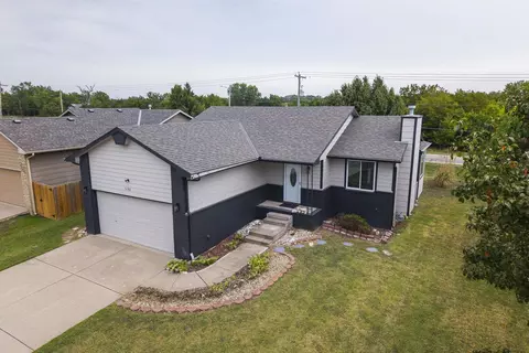 5102 N Blackhawk St, Wichita, KS 67219