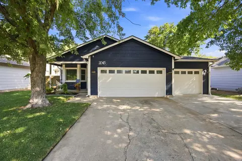 2045 N Parkridge Ct, Wichita, KS 67212