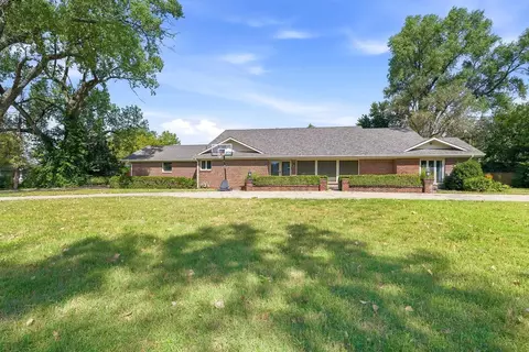 555 S Springlake Ln, Wichita, KS 67230