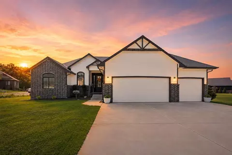 518 N Backwoods Ct, Valley Center, KS 67147