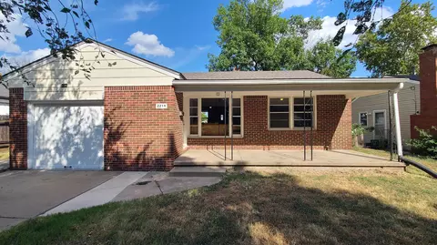 2214 S Pinecrest Ave, Wichita, KS 67218