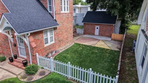 Exterior - 902 E 8th Ave, Winfield, KS 67156 photo 5 of 7