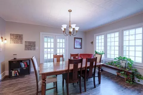 Dining - 902 E 8th Ave, Winfield, KS 67156 photo 2 of 3