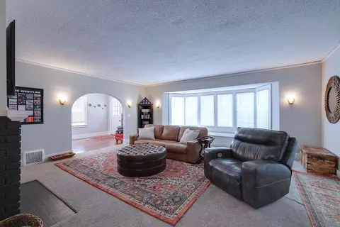 Living - 902 E 8th Ave, Winfield, KS 67156 photo 3 of 4