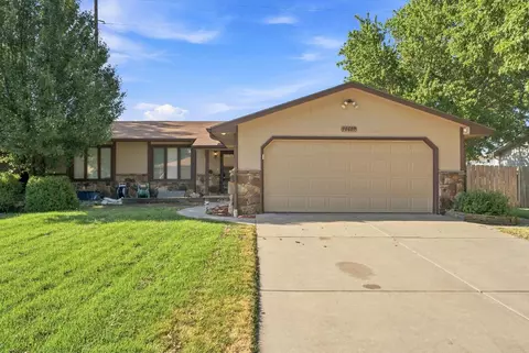 10607 W Nantucket St, Wichita, KS 67212