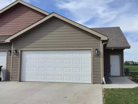 1230 Steve Hawley Ln, Salina, KS 67401