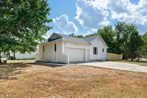 323 N Covington St, Wichita, KS 67212