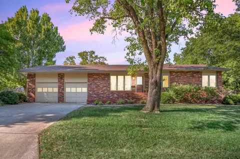 600 W 13th St, Newton, KS 67114