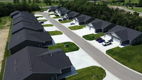 2905 S Bunker Hill Ct #2909-2913-2917-2921-2929-293, Wichita, KS 67210
