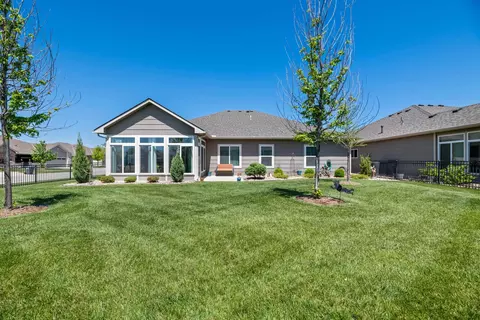 3632 N Lakeway Ct, Wichita, KS 67205