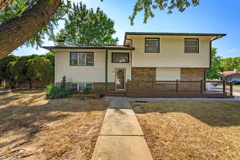 255 N Parkdale St, Wichita, KS 67212