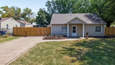 545 W Macarthur, Wichita, KS 67217