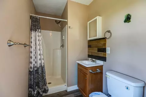 Bath - 1905 Deer Rd, Abilene, KS 67410 photo 2 of 2