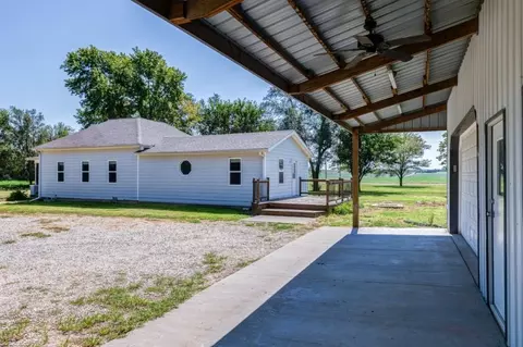 Exterior - 1905 Deer Rd, Abilene, KS 67410 photo 4 of 7