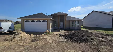 728 N Red Bud Ave, Valley Center, KS 67147
