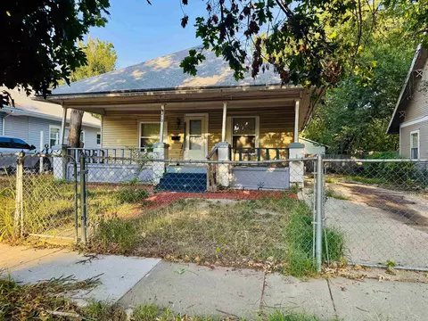 210 S Poplar St, Wichita, KS 67211