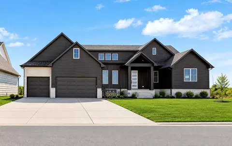 3331 Crest St, Wichita, KS 67226