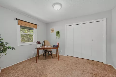 Bedroom - 513 E Burning Tree Rd, Derby, KS 67037 photo 4 of 5