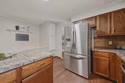 Kitchen - 513 E Burning Tree Rd, Derby, KS 67037 photo 5 of 5