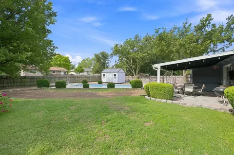 Exterior - 513 E Burning Tree Rd, Derby, KS 67037 photo 5 of 11