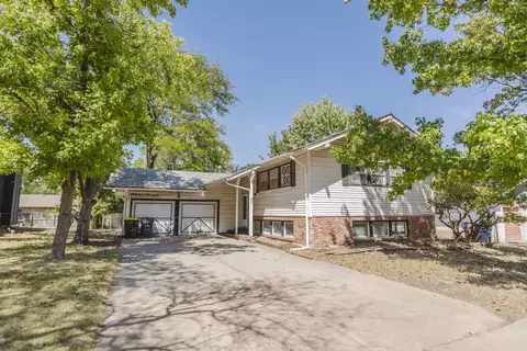 5726 Hanover St, Wichita, KS 67220