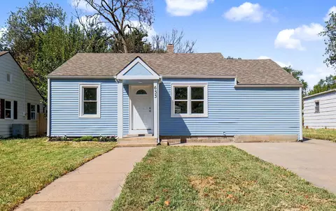 633 N Ridgewood Dr, Wichita, KS 67208