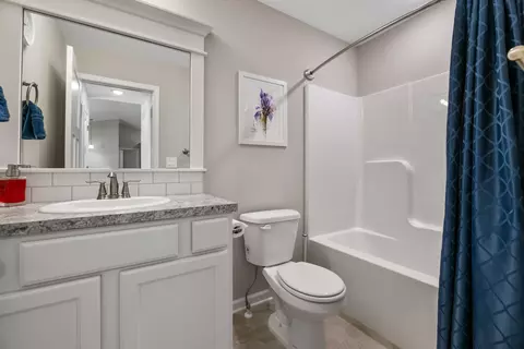 Bath - 10926 W Cedar Ln, Maize, KS 67101 photo 3 of 4