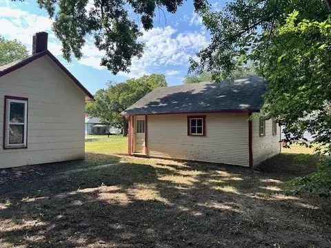Exterior - 306 S King, Maize, KS 67101 photo 5 of 6