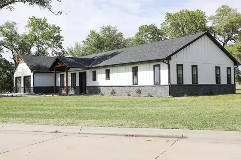 Exterior - 115 E 20th, Beloit, KS 67420 photo 2 of 9