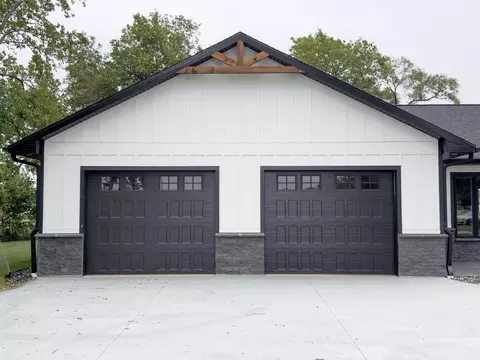 Exterior - 115 E 20th, Beloit, KS 67420 photo 4 of 9