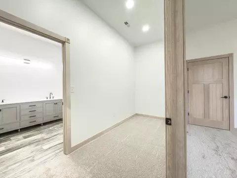 Entry Way - 115 E 20th, Beloit, KS 67420 photo 3 of 3