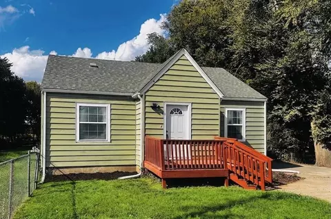 522 E 49th St N, Park City, KS 67219