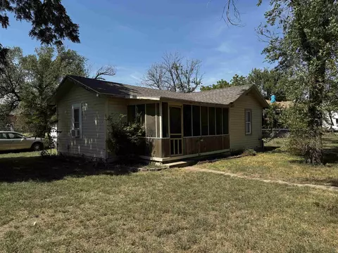 1501 N Prairie Ave, Hutchinson, KS 67501