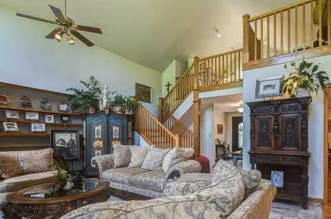 Living - 2457 Haven Dr, Abilene, KS 67410 photo 2 of 3