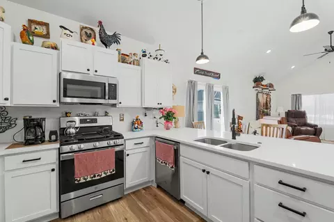 Kitchen - 2338 S Spring Hill Ct, Goddard, KS 67052 photo 4 of 5