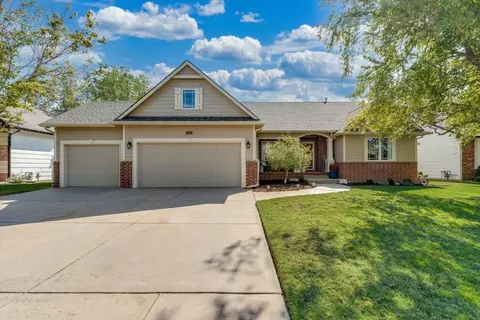 13612 W Highland Springs Ct, Wichita, KS 67235