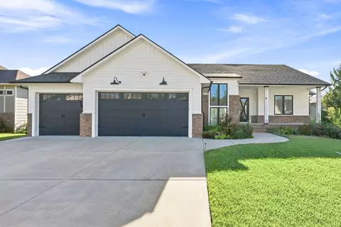1502 N Shadow Rock Dr, Andover, KS 67002