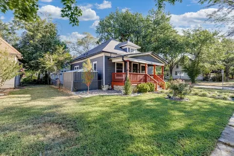 Exterior - 720 E 8th Ave, Winfield, KS 67156 photo 2 of 5