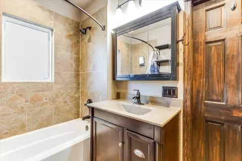 Bath - 720 E 8th Ave, Winfield, KS 67156 photo 1 of 1