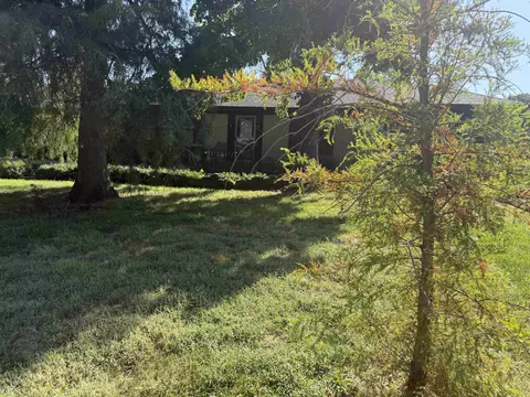 111 East Lk, Salina, KS 67401