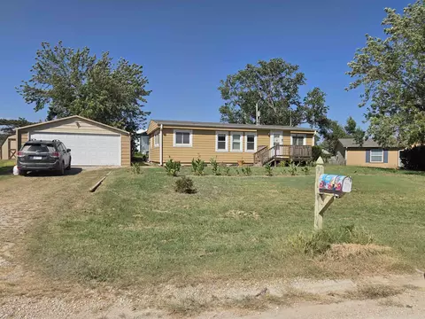 7508 W Frontier St, Salina, KS 67401