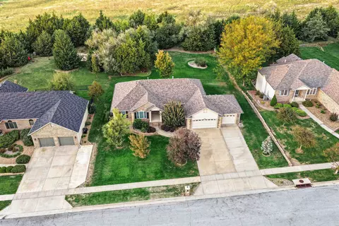 2213 Pinecrest Cir, Salina, KS 67401