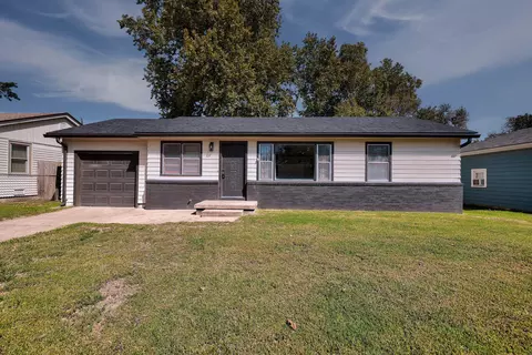 234 Stanley Dr, Arkansas City, KS 67005