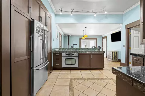 Kitchen - 518 E Mulvane, Mulvane, KS 67110 photo 1 of 4