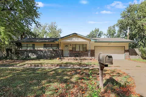 1053 N Compton St, Wichita, KS 67212