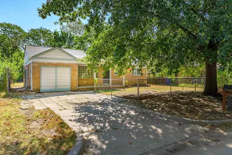 2820 S Mosley St, Wichita, KS 67216
