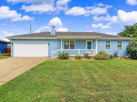 1233 Louise Ln, Salina, KS 67401